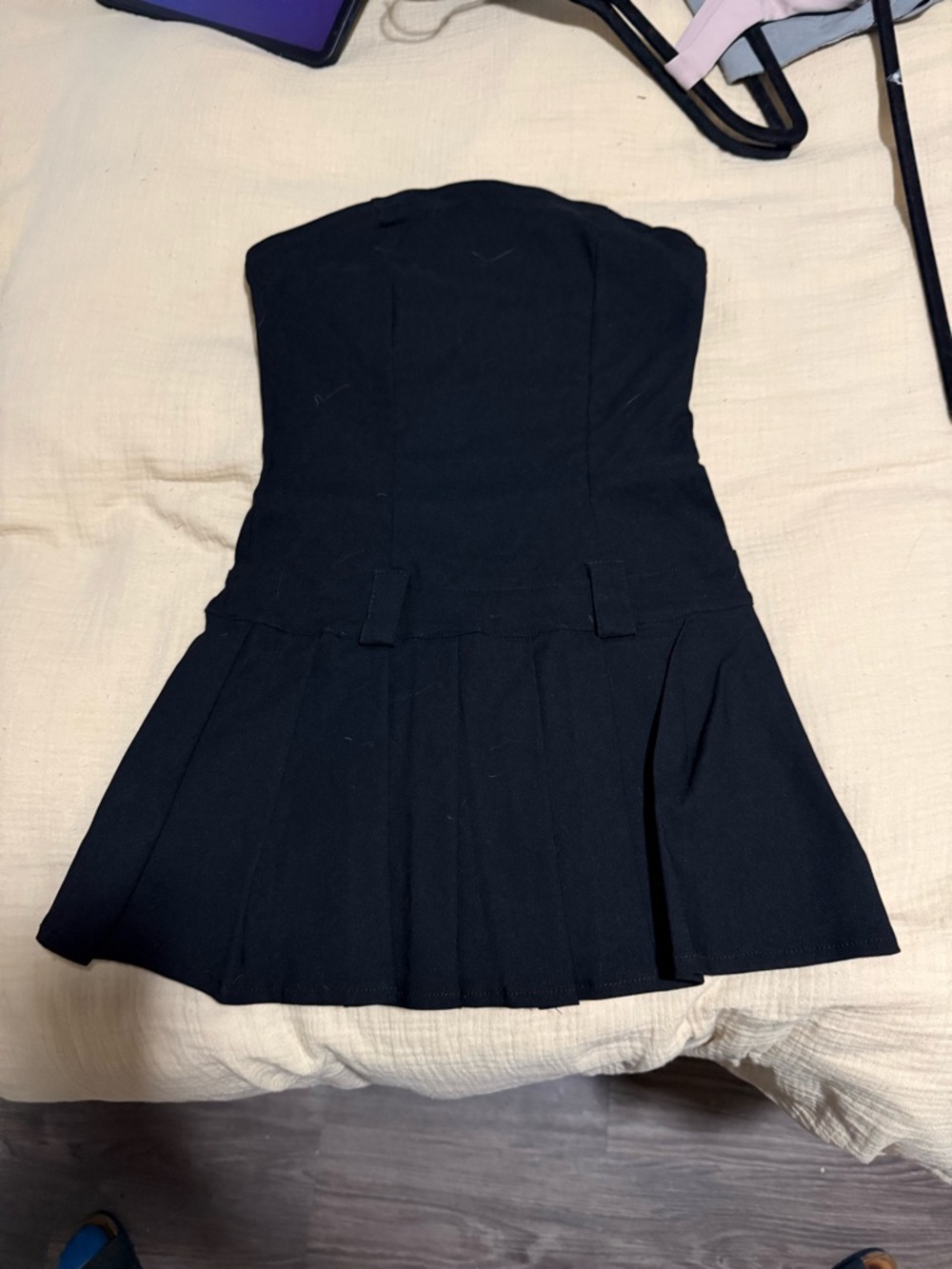 SHEIN Black Strapless Mini Dress with Pleated Skirt
